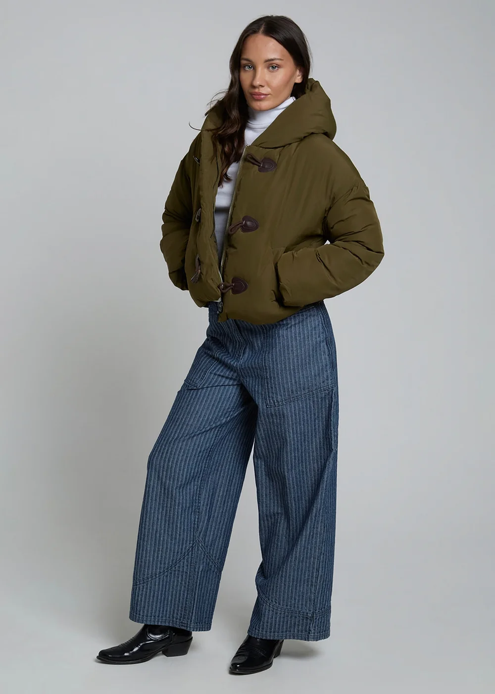 Wednesdays Girl Olive Toggle Detail Cropped Hooded Puffer Jacket - M Image 4