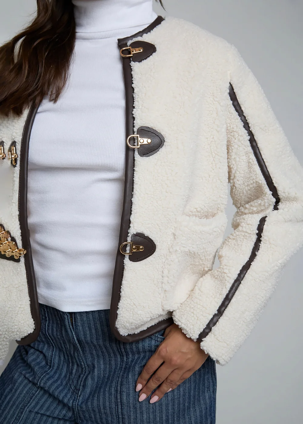 Wednesdays Girl Cream Borg Clasp Detail Round Neck Cropped Jacket - XS Image 3