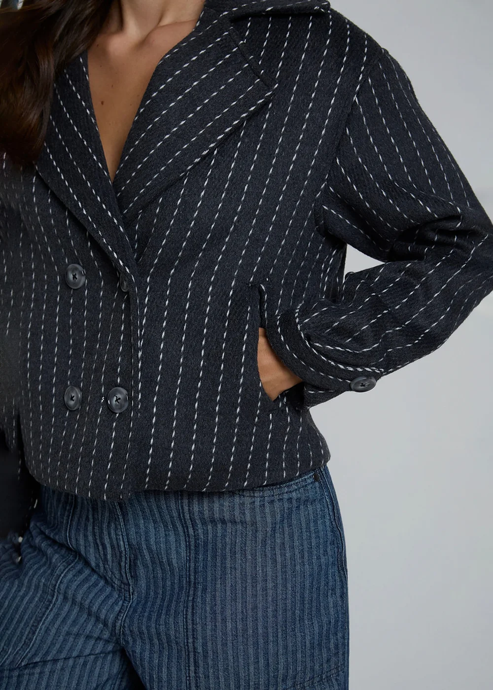Wednesdays Girl Grey Single-Breasted Pinstripe Cropped Blazer - S Image 3