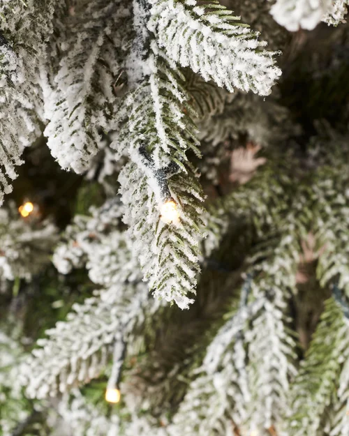 WeRChristmas Green Pre-Lit Slim Snow-Flocked Christmas Tree With 250 Leds & 8 Light Settings 5 Ft - No Size Image 4
