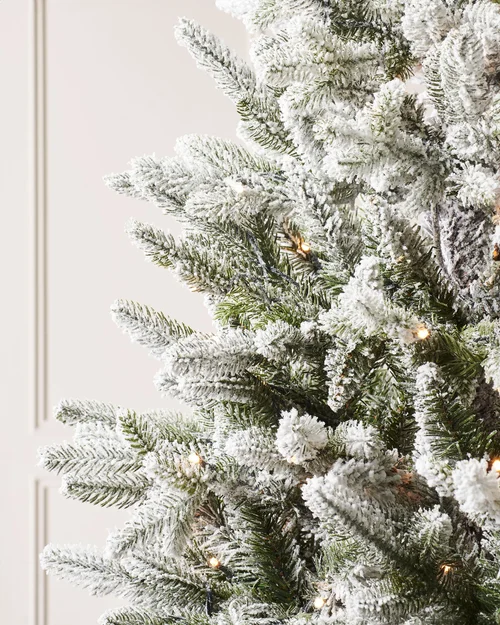 WeRChristmas Green Pre-Lit Slim Snow-Flocked Christmas Tree With 250 Leds & 8 Light Settings 5 Ft - No Size Image 3