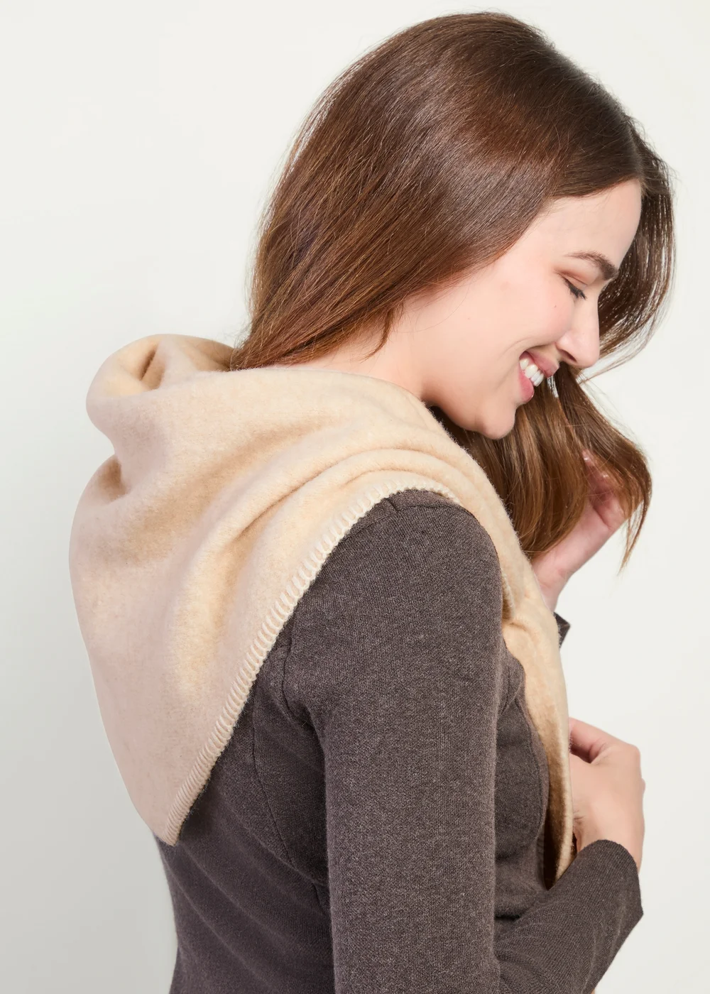 Totes Isotoner Beige Wool Blend Triangle Scarf - One Size Image 3