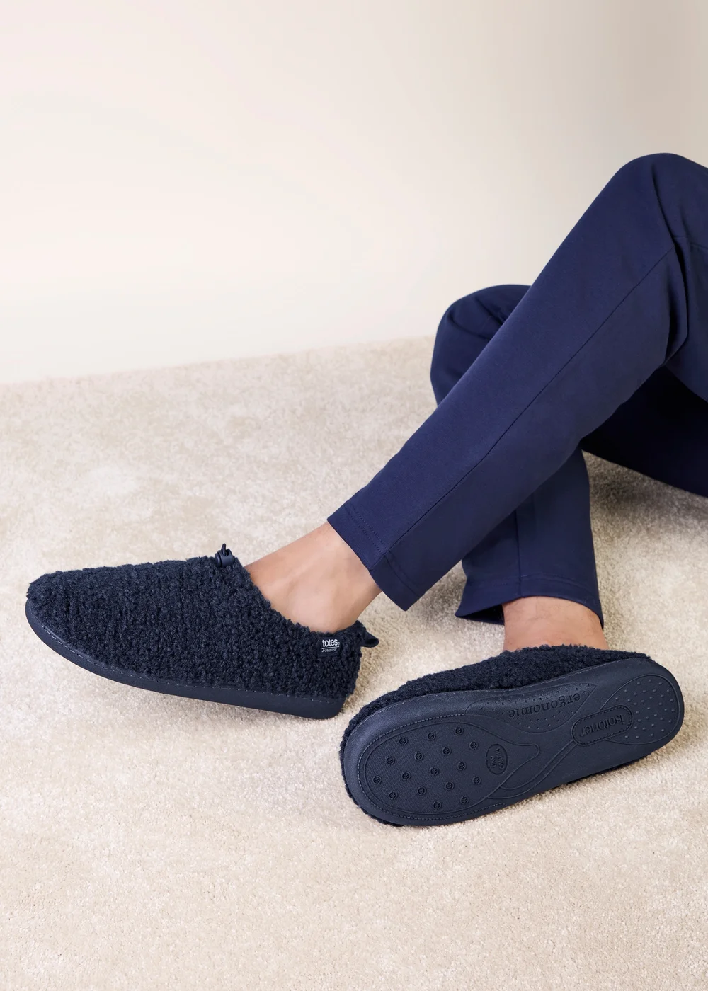Totes Isotoner Navy Blue Borg Full Back Slippers with Toggle - 8 Image 2