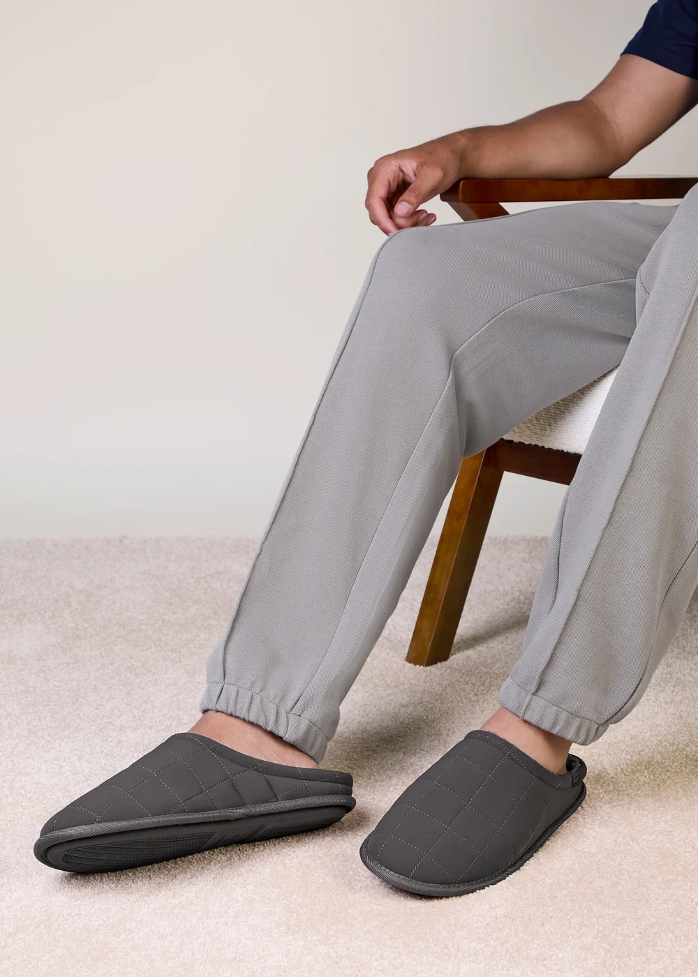 Totes Isotoner Charcoal Grey Quilted Mule Slippers - 8 Image 2