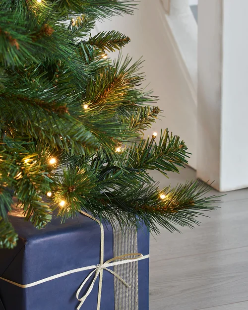 WeRChristmas Green Pre-Lit Victorian Pine Christmas Tree 5 Ft - No Size Image 3