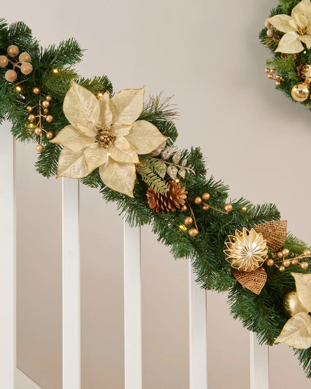 WeRChristmas Multi-Colour Pre-Lit Decorated Cream & Gold Christmas Garland With 30 Chasing Leds & Timer 6 Ft