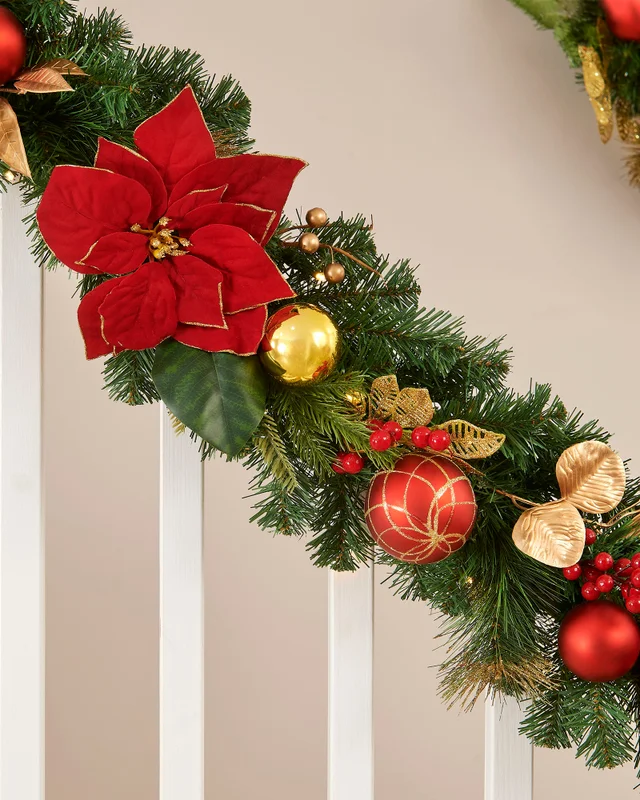 WeRChristmas Pre-Lit Natural Fir Christmas Garland Ideal For Mantels Staircases & Feature Walls 12 Ft