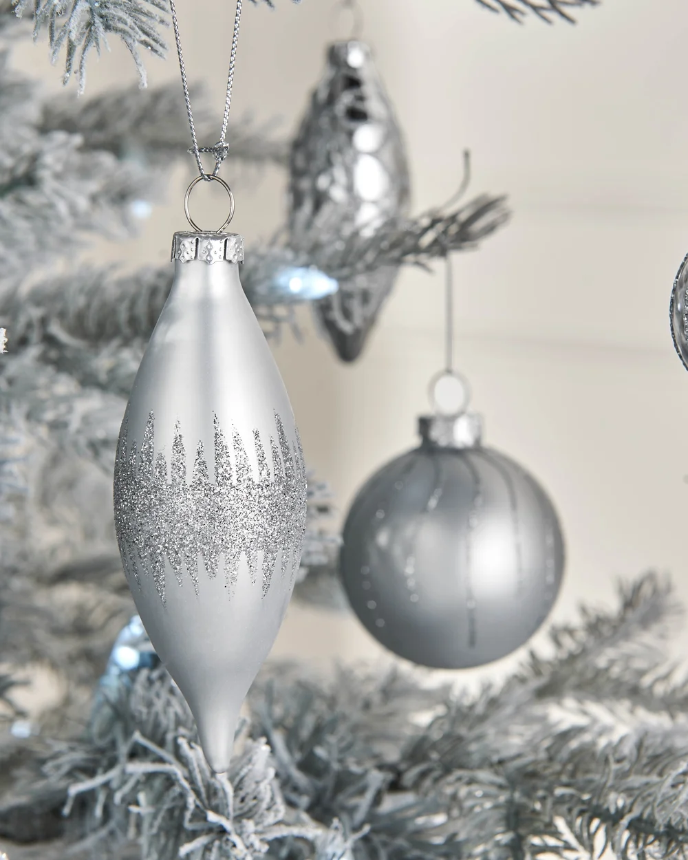 WeRChristmas Silver Glass Christmas Baubles 20 Pack 6.6 Cm - No Size Image 3