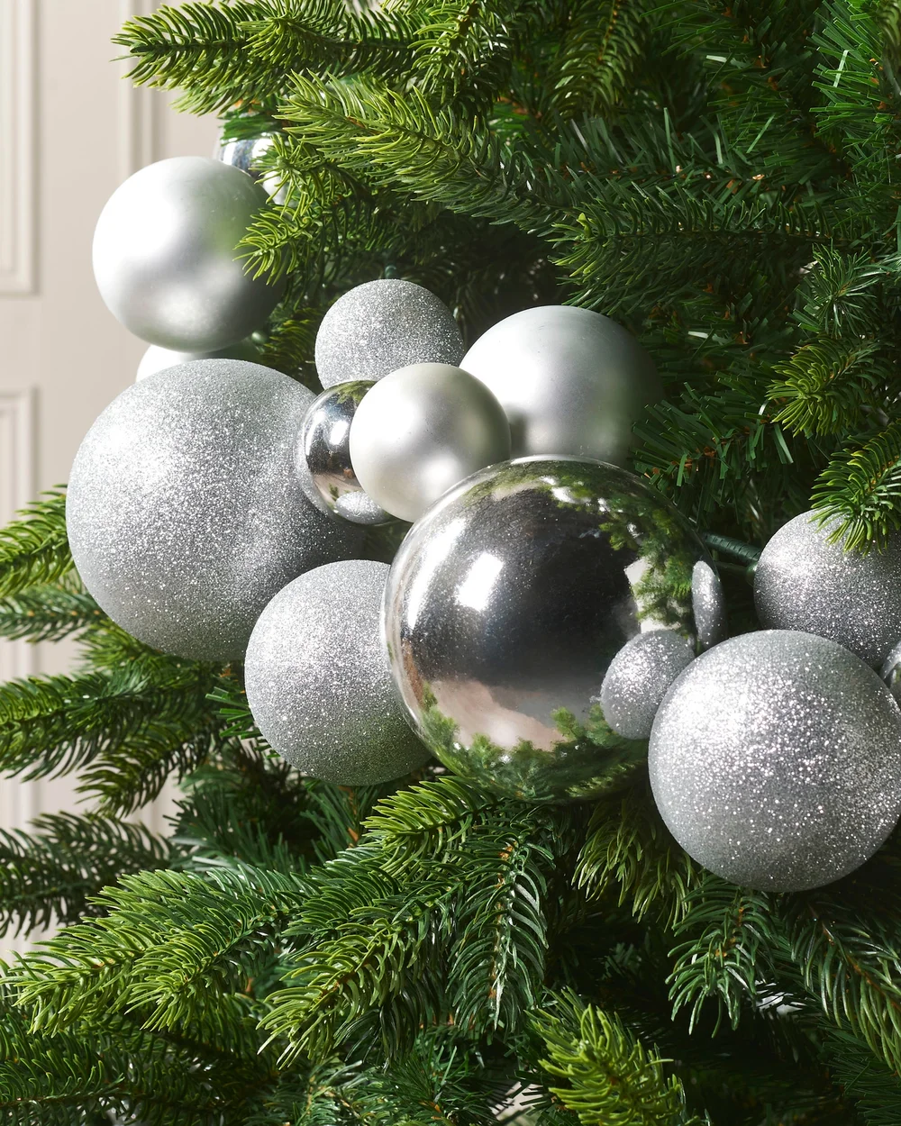 WeRChristmas Silver Christmas Tree Garland Decoration With 84 Mixed Finish Baubles 9 Ft - No Size Image 3