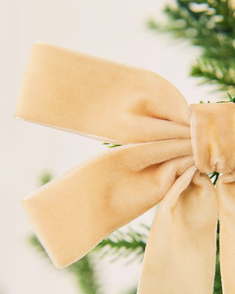 WeRChristmas Latte Set Of 20 Velvet Double Christmas Bows 16.5 Cm - No Size Image 5