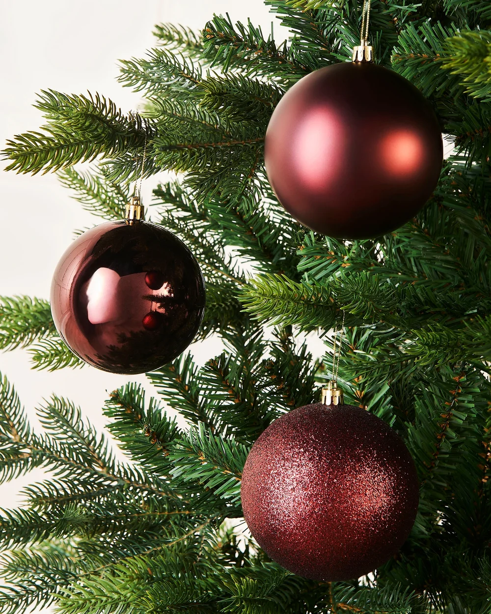 WeRChristmas Burgundy Set Of 9 Shatterproof Christmas Tree Baubles 10 Cm - No Size Image 3