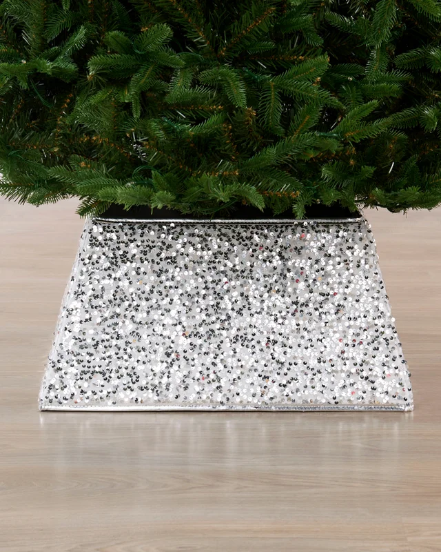 WeRChristmas Silver Square Sequin Christmas Tree Collar 36 Cm