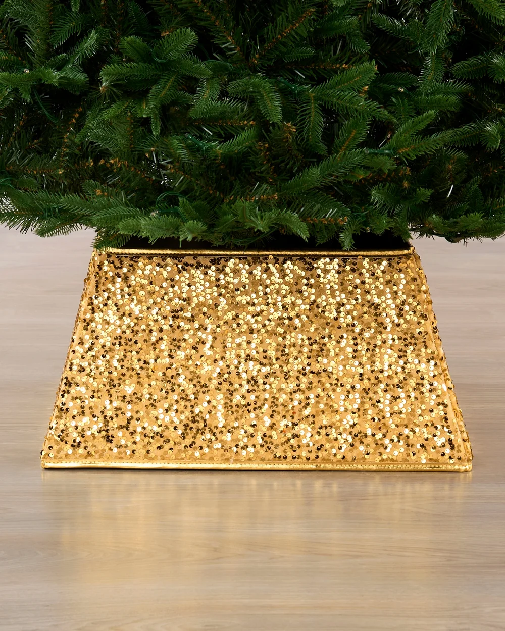 WeRChristmas Gold Square Sequin Christmas Tree Collar 36 Cm - No Size Image 1