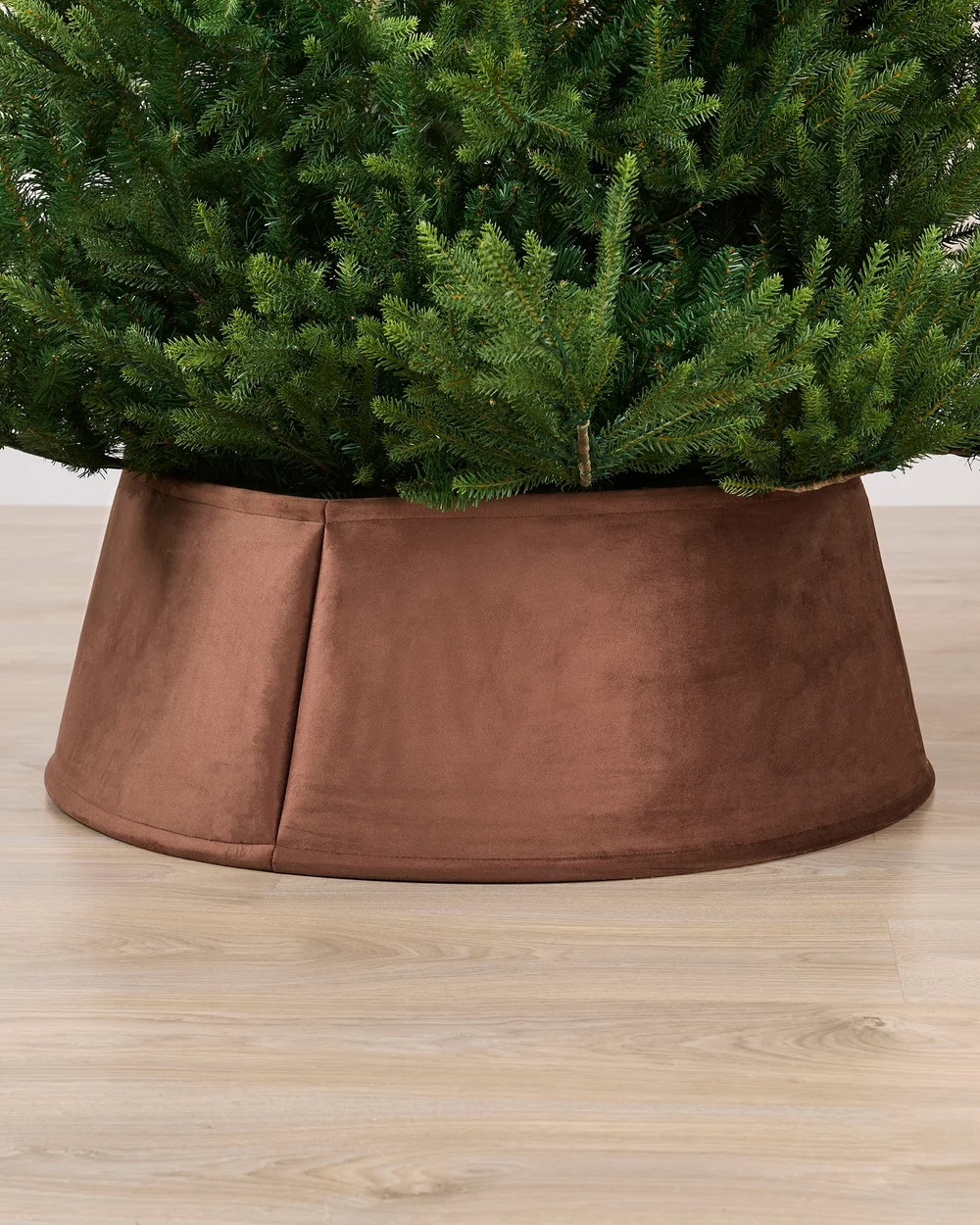 WeRChristmas Espresso Velvet Christmas Tree Collar 70 Cm - No Size Image 2