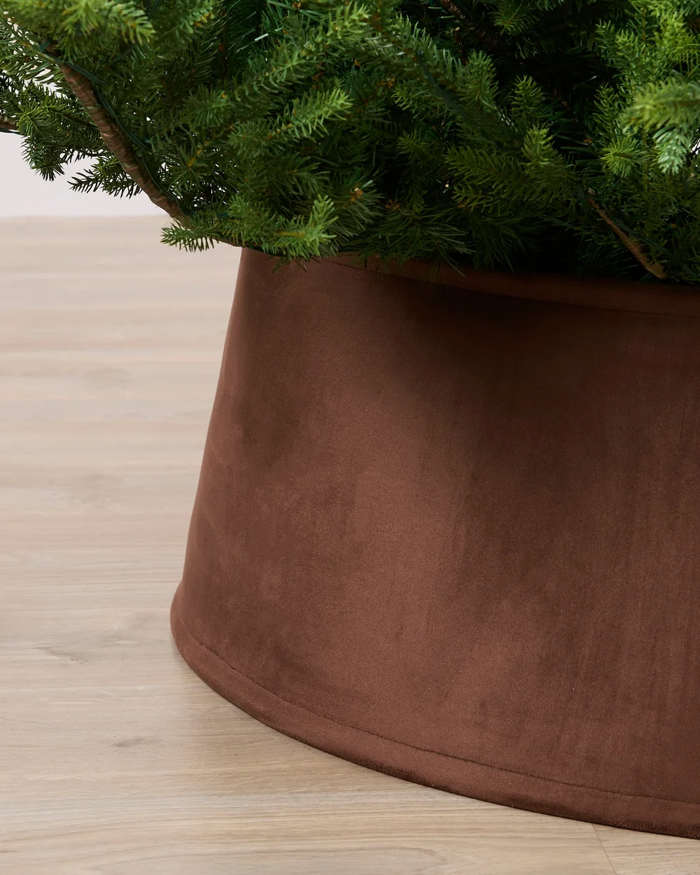 WeRChristmas Espresso Velvet Christmas Tree Collar 70 Cm - No Size Image 3
