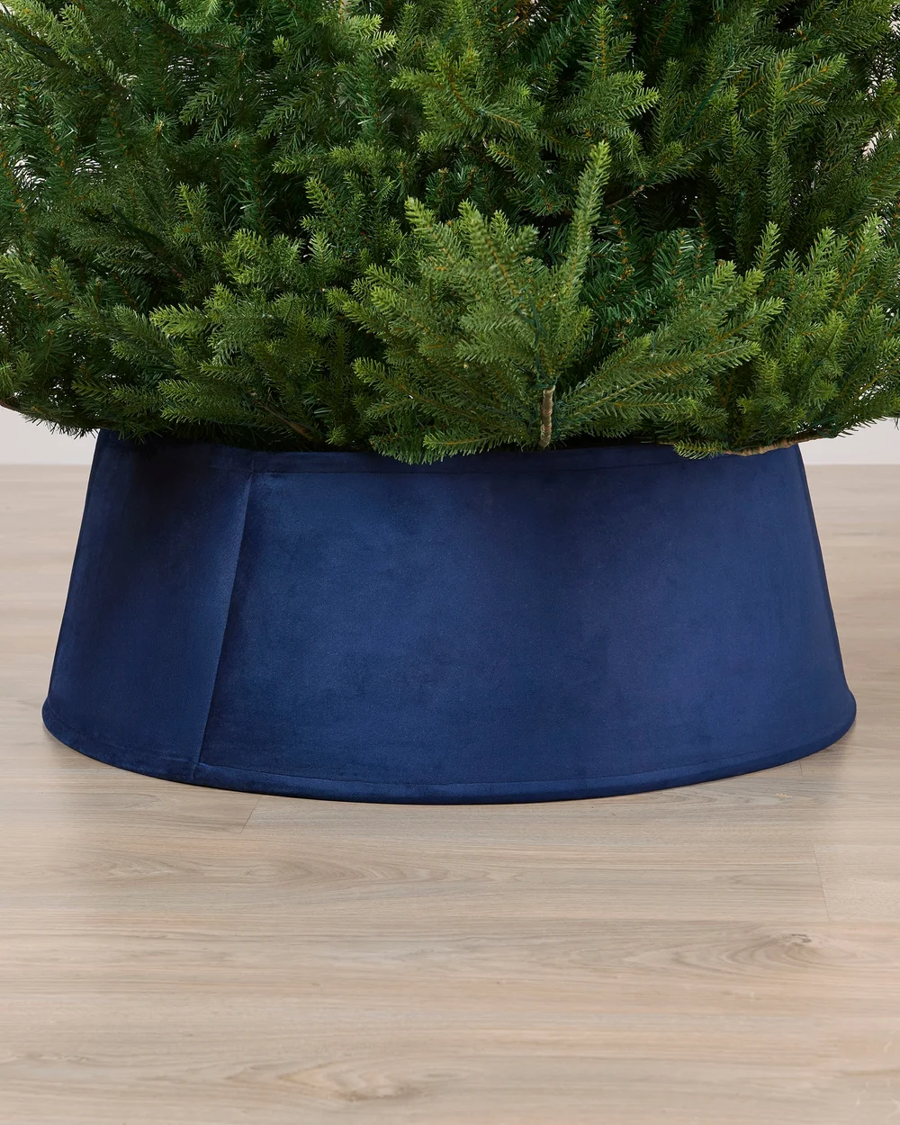 WeRChristmas Navy Velvet Christmas Tree Collar 70 Cm - No Size Image 2