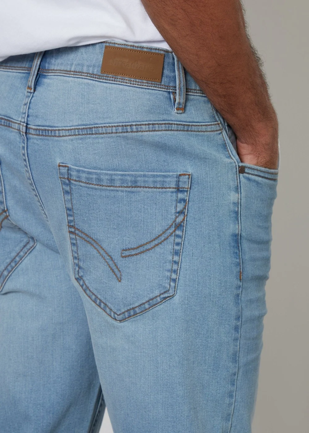 Threadbare Straight Leg Jeans in Bleach Wash - 36 R Image 4