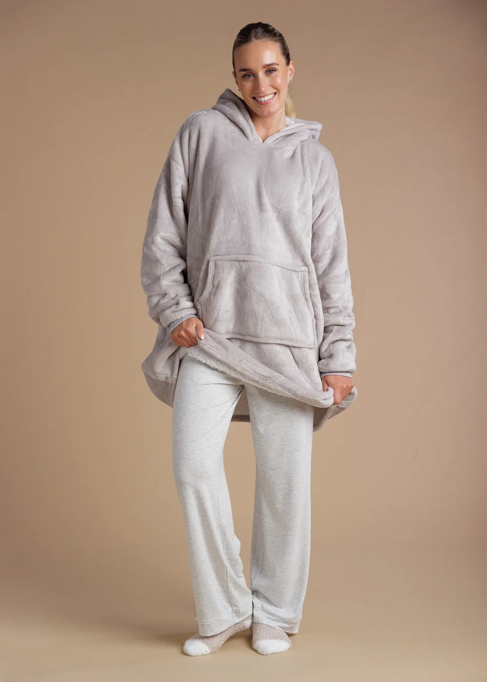 Tokyo Laundry Light Grey Soft Sherpa Lined Hooded Blanket - One Size Image 1