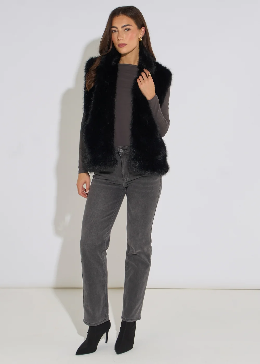 Gini London Black Boxy Faux Fur Gilet - L/XL Image 1