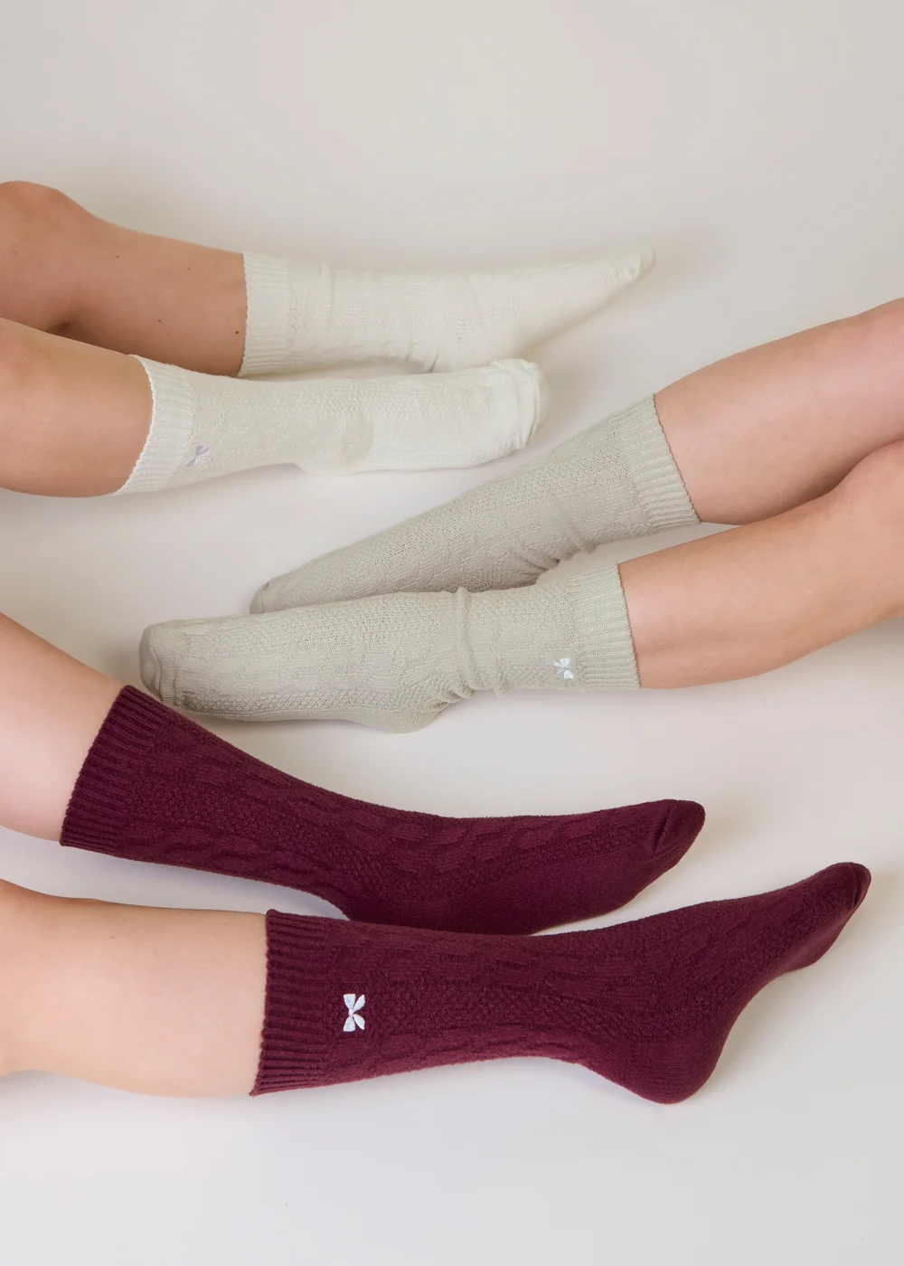 Totes 3 pack Burgundy/Cream/Grey Red Super Soft Ankle Socks - One Size Image 3