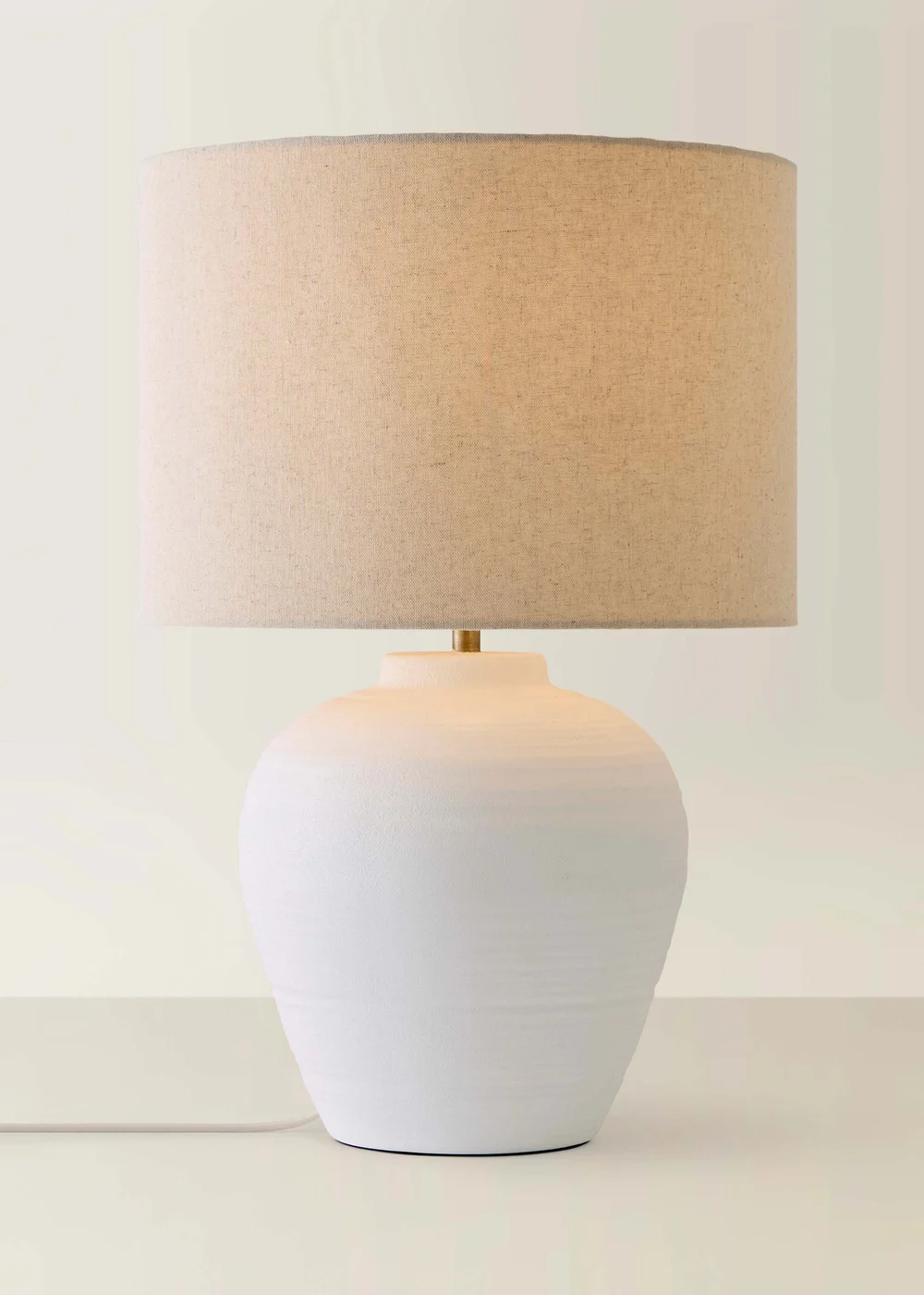 ValueLights Reid White Large Ribbed Ceramic Table Lamp - L Image 3