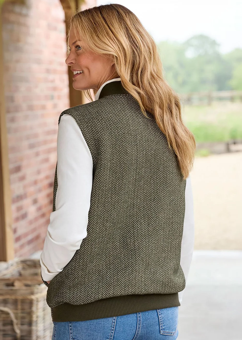 Cotton Traders Dark Forest Woven Gilet - 2XL Image 2