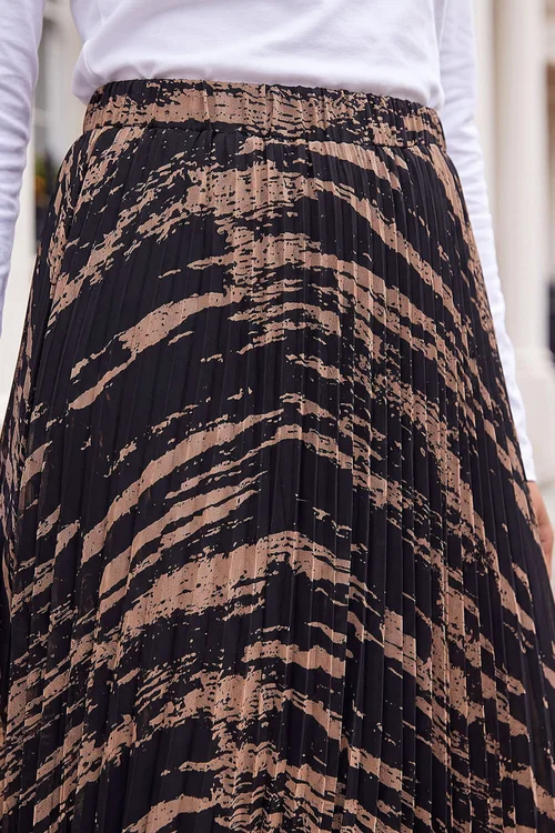 Roman Black Petite Abstract Pleated Skirt - 18 Image 4