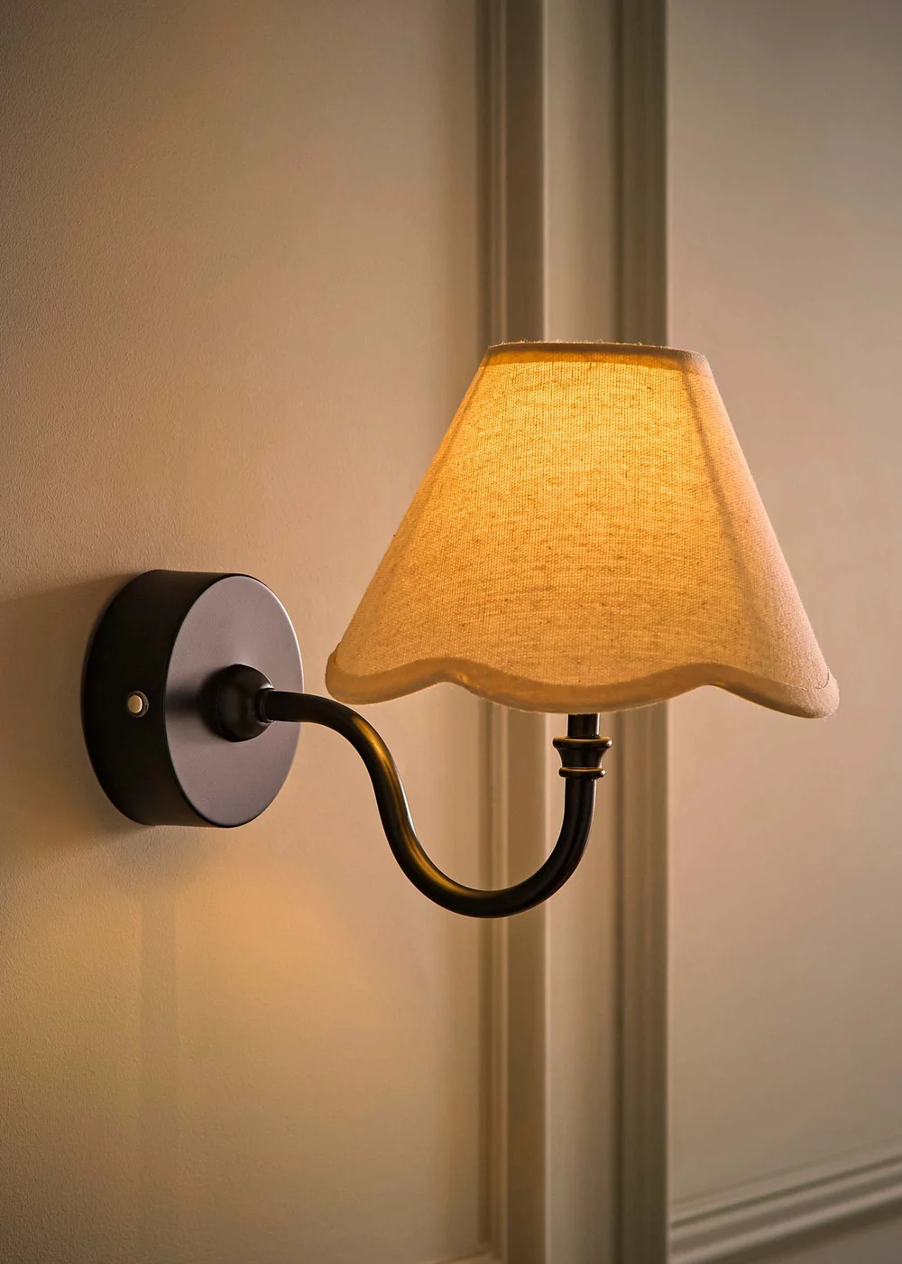 ValueLights Lowe Matte Black Rechargeable Wall Light with Scallop Trim Natural Shade - One Size Image 2