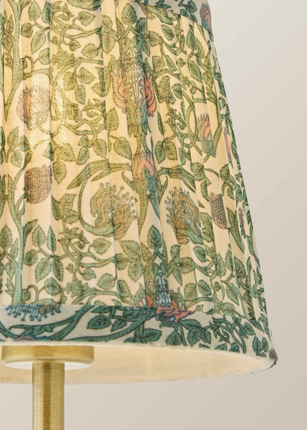 ValueLights Lowe Brushed Gold Rechargeable Table Light Base with Floral Pleated Shade - One Size Image 6