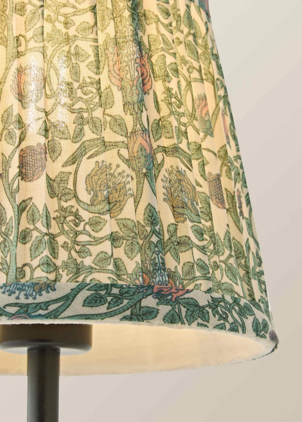 ValueLights Lowe Matte Black Rechargeable Table Lamp with Floral Pleated Shade - One Size Image 5