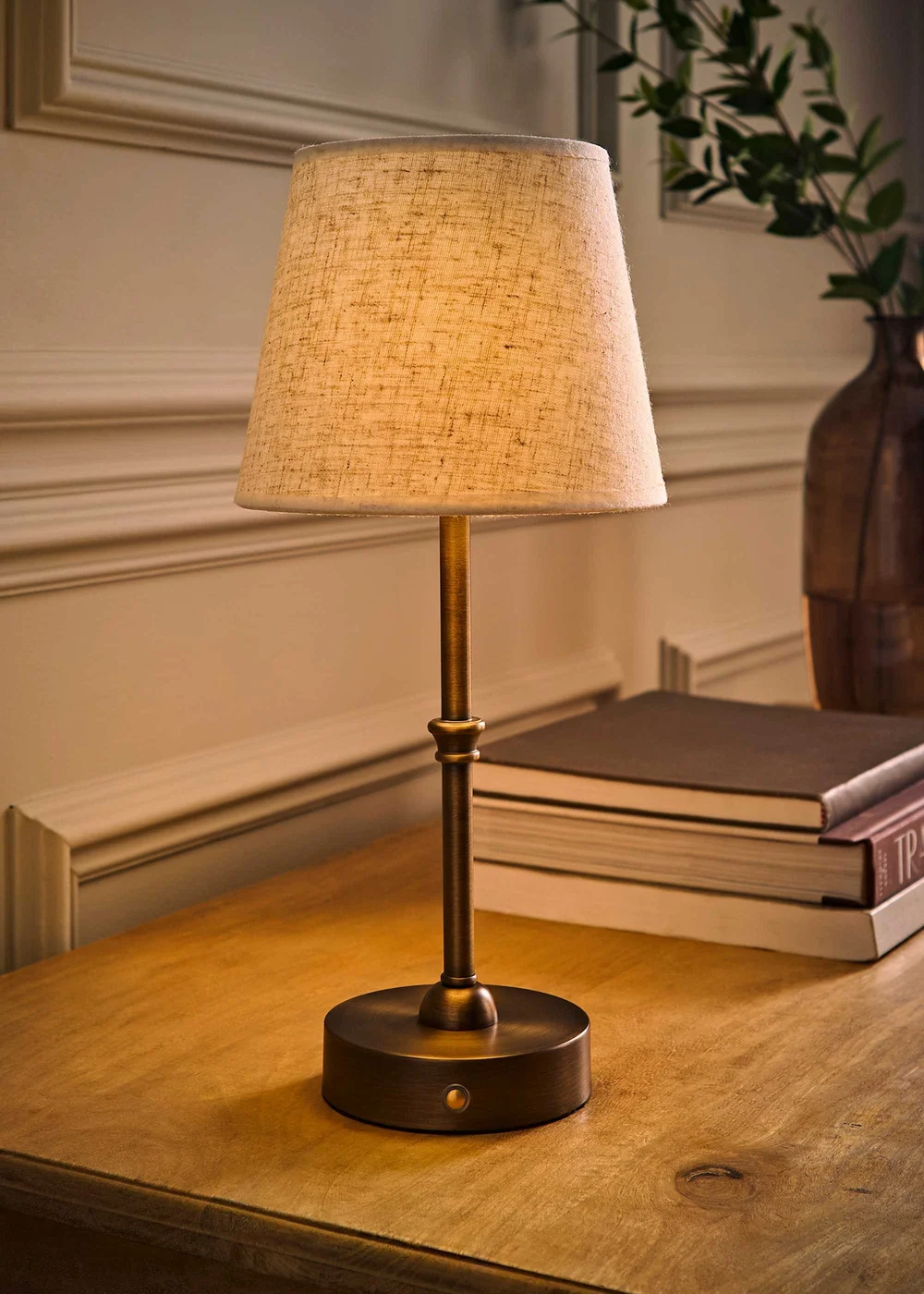 ValueLights Lowe Matte Black Rechargeable Table Lamp with Burgandy Floral Pleated Shade - One Size Image 2