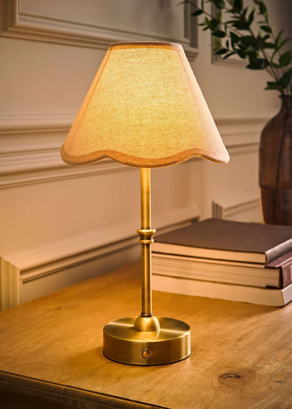 ValueLights Lowe Brushed Gold Rechargeable Table Light Base with Scallop Trim Natural Shade - One Size Image 2
