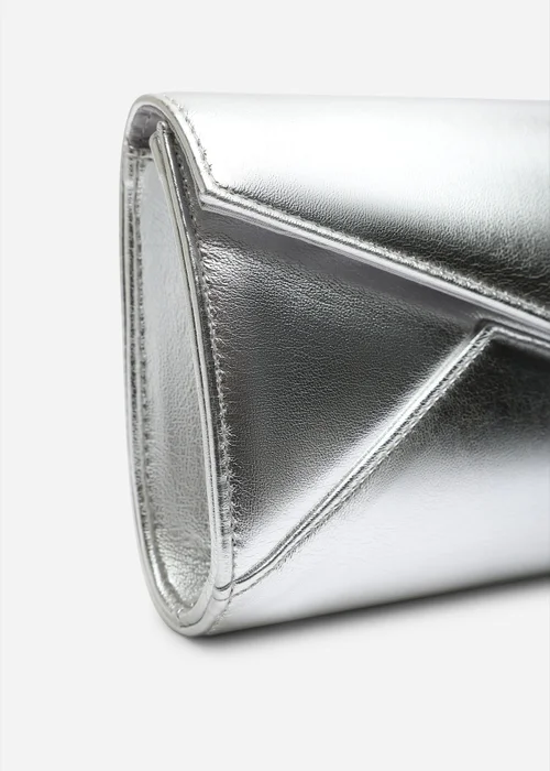 Where's That From Moxira Asymetric Envelope Cltuch Bag In Silver Metallic - One Size Image 4