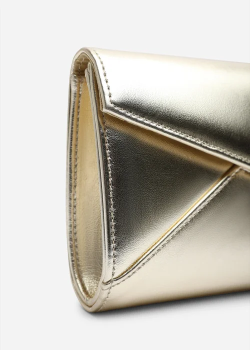 Where's That From Moxira Asymetric Envelope Cltuch Bag In Gold Metallic - One Size Image 4
