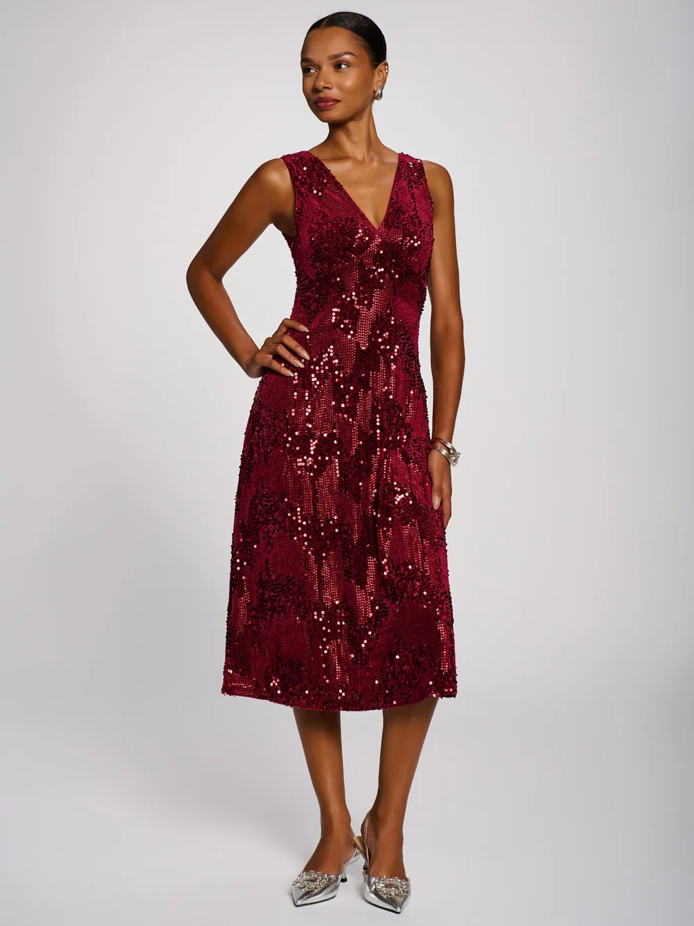 Jolie Moi Fuchsia V-Neck Sequin Embellished Velvet Midi Dress - 14 Image 4