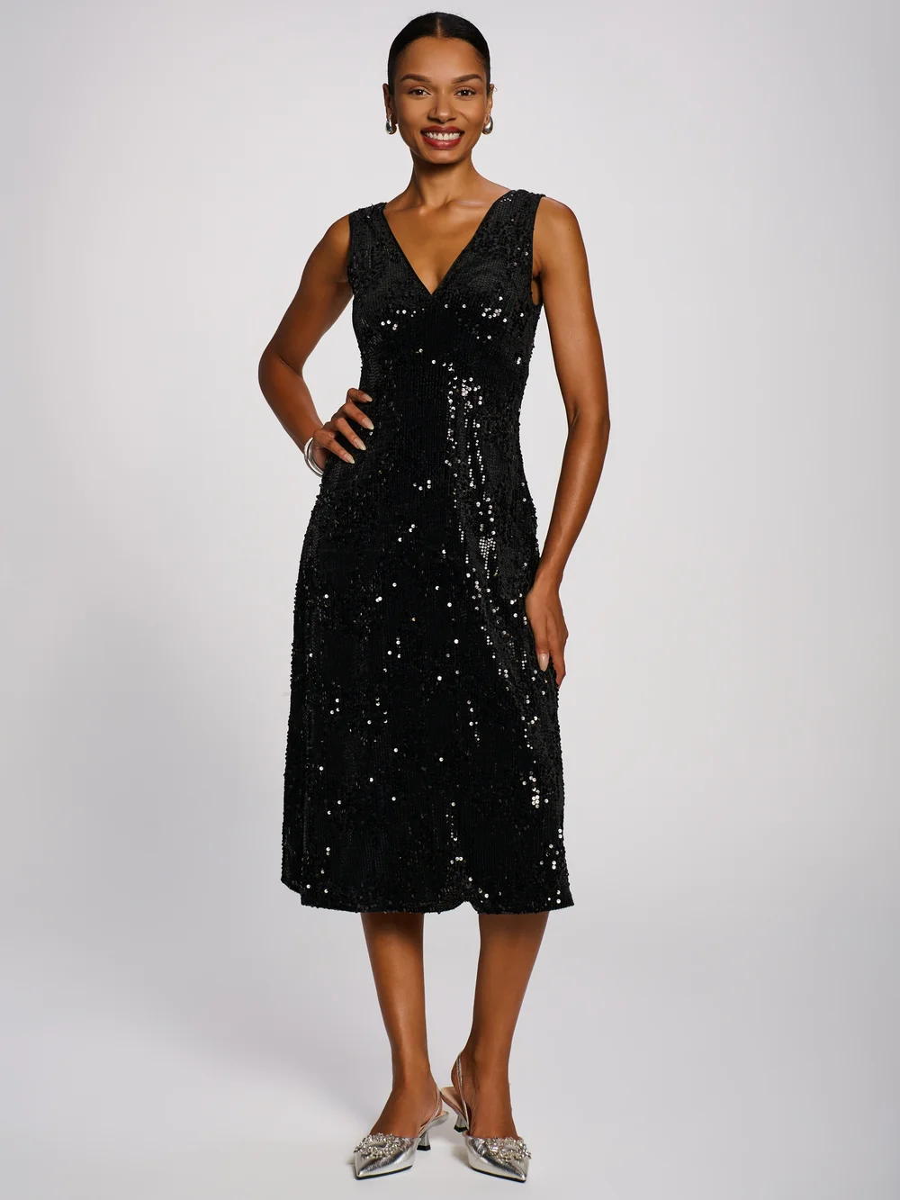 Jolie Moi Black V-Neck Sequin Embellished Velvet Midi Dress - 20 Image 5