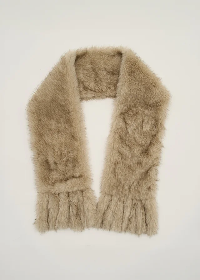 Gini London Off White Faux Fur Tassel Scarf