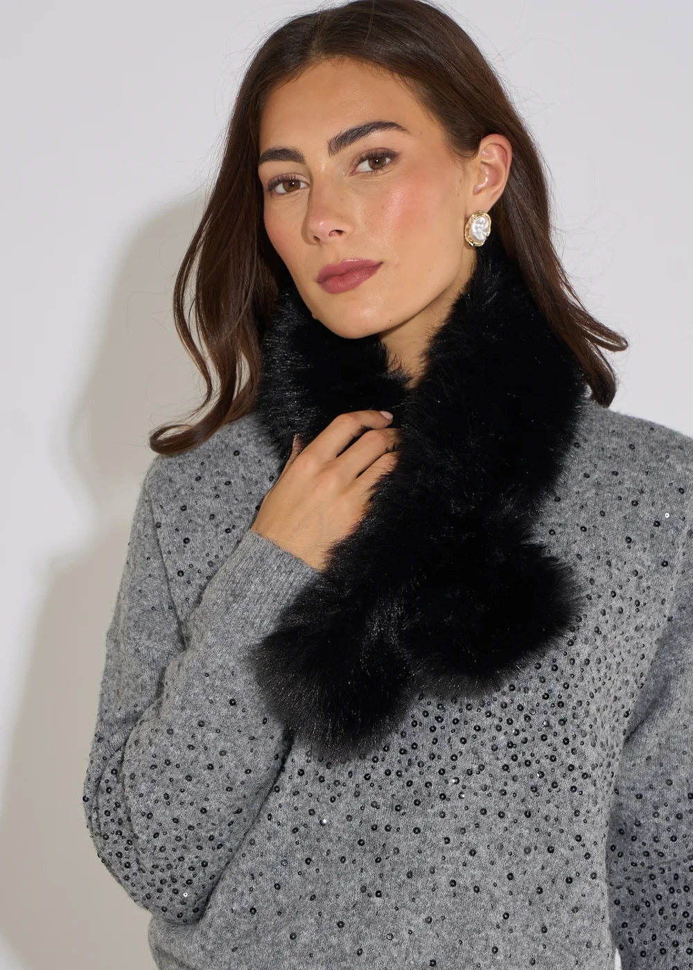 Gini London Black Two Tone Faux Fur Stole - One Size Image 1
