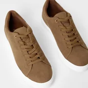 Threadbare Footwear